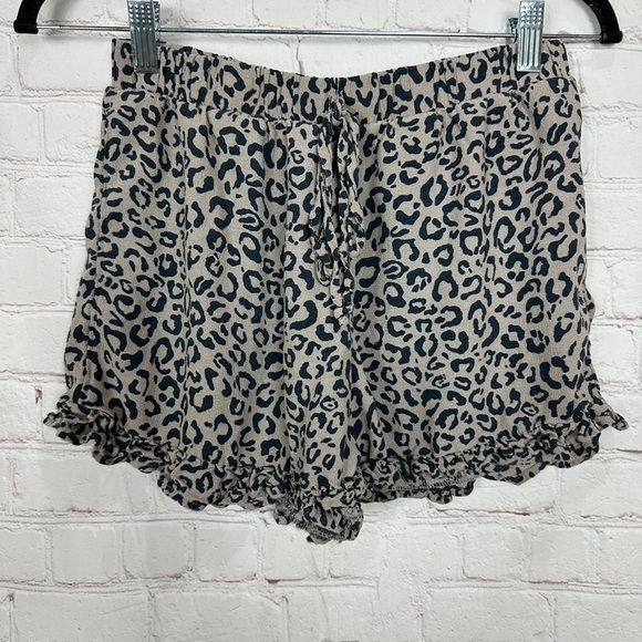AMERICAN EAGLE viscose ruffle bottom pull‎ on elastic waist shorts, sz S, GUC - Picture 1 of 5